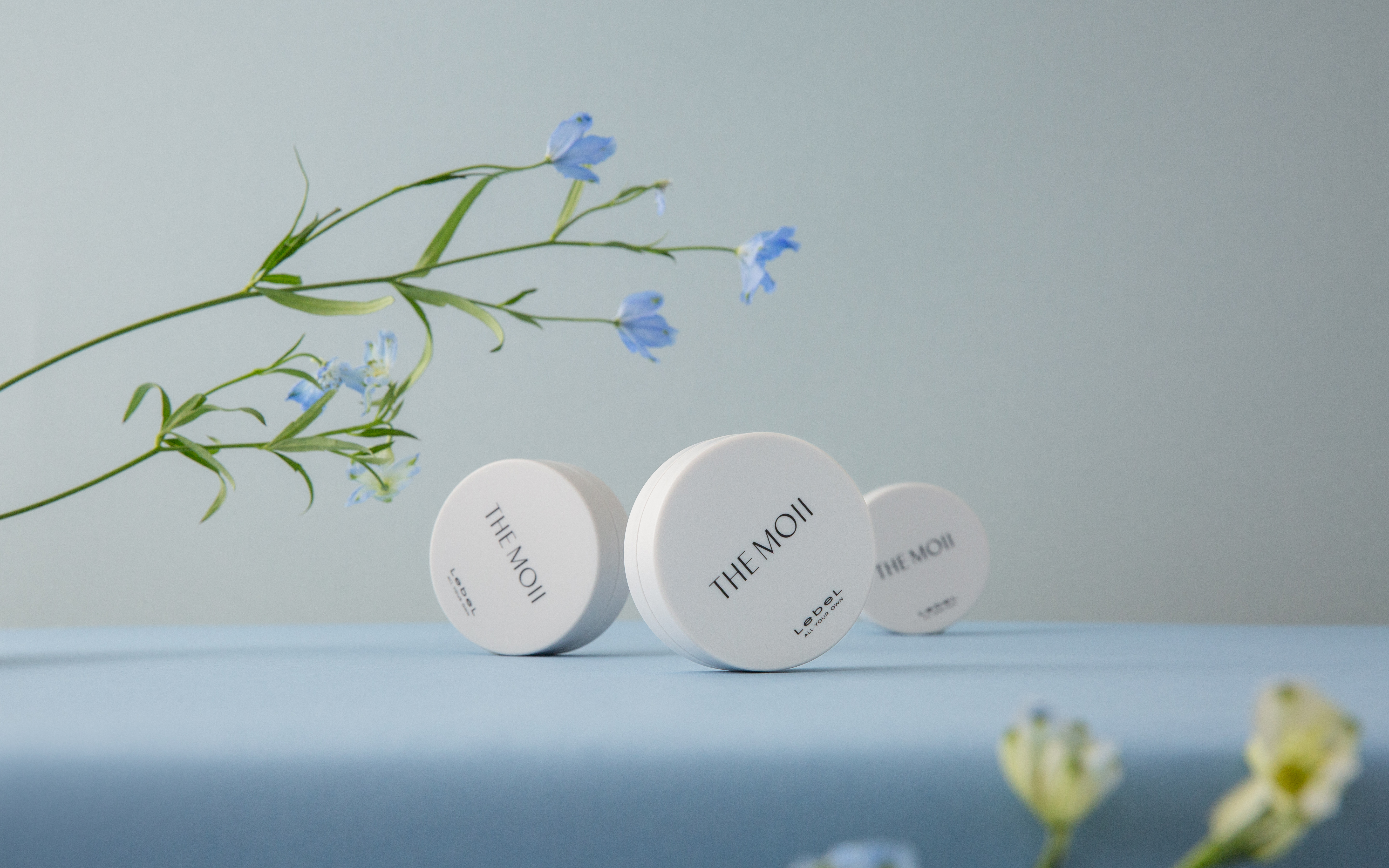 ザ・モイ メイクバーム エフォートレスタッチ〈ヘアスタイリングバーム〉（37g／&yen;3,520）