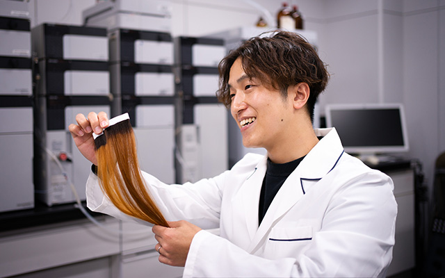 タカラベルモント化粧品研究開発担当 岡本健太郎